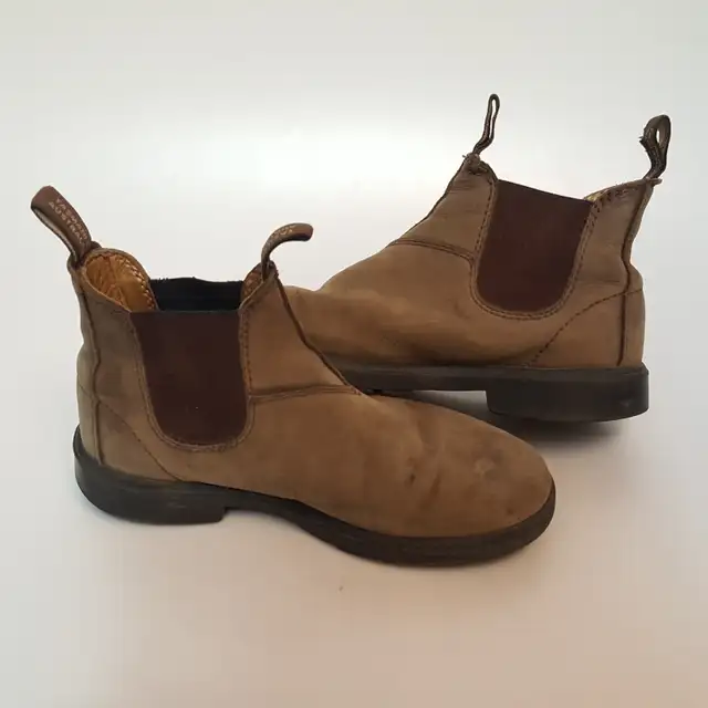 Blundstone 500 Boot Brown ⎮ Womens  5 US in Women's - Shoes in City of Toronto - Image 5