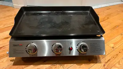 BBQ Portable 3-Burner Gas Griddle Brand: Royal Gourmet Model: PD1300 Size: 24-inch BTU: 26,400 Max H...