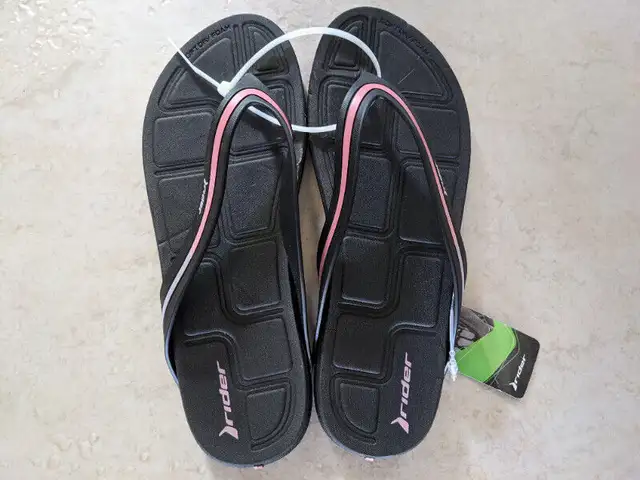 BRAND NEW w/ Tags Women's Rider Flip Flops/Sandals - size 8 in Women's - Shoes in Norfolk County - Image 2