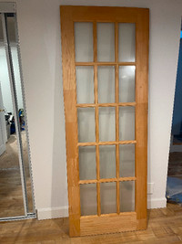 Porte en bois pour l’intérieur avec 15 panneaux de verre
