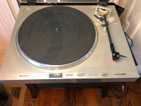 Vintage Hitachi Stereo Turntable HT-40S Direct Drive