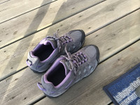 Women’s COLUMBIA Hikers. - size 7.5