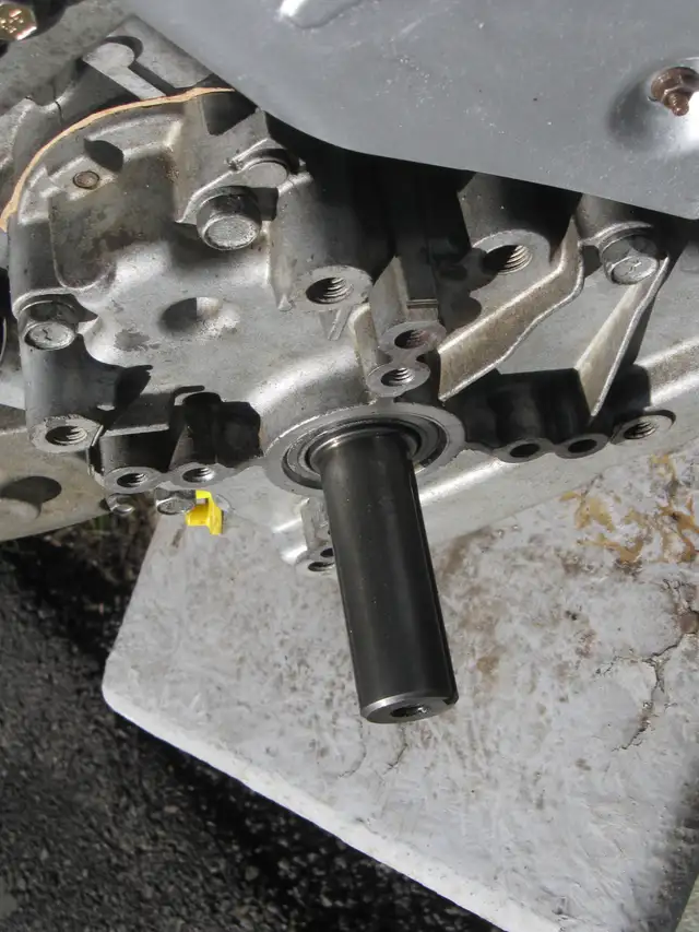 instalation gratuit 30 minute 7/7 - moteur briggs&stratton 342cc in Snowblowers in Laval / North Shore - Image 7