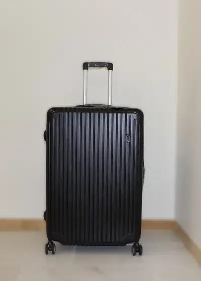 I am selling brand new with tag 1 pc luggage for sale asking $ 110. Its a Canadian Brand. Color Blac...
