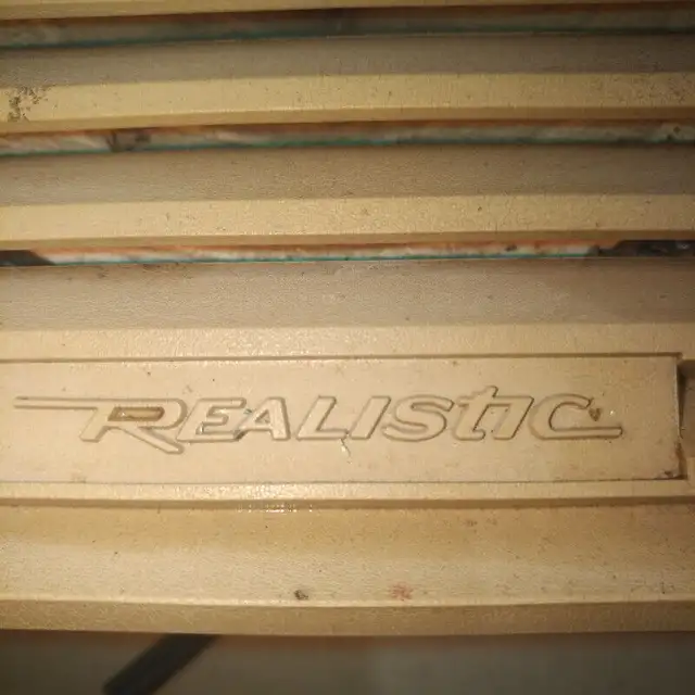 Vintage Speaker - Realistic, Wall Mounted, Pair, 8(w) x 7) in Speakers in Markham / York Region - Image 6