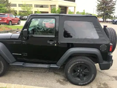 What You’re Getting: I’m offering a Bestop Trektop (fastback) soft top / frameless-style soft top (o...