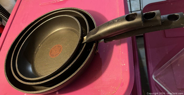 frying pans in Kitchen & Dining Wares in Kingston