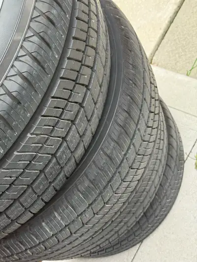 These four pre-owned Yokohama Avid Ascend GT tires are sized 255/45R19 95V and remain in good condit...