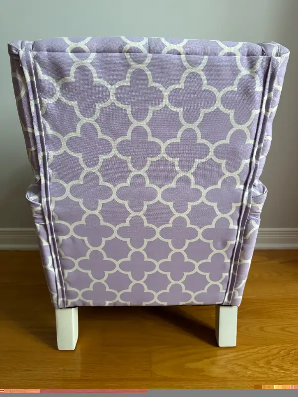 Upholstered Accent Chair for Nursery/Toddler Room in Chairs & Recliners in Laval / North Shore - Image 5