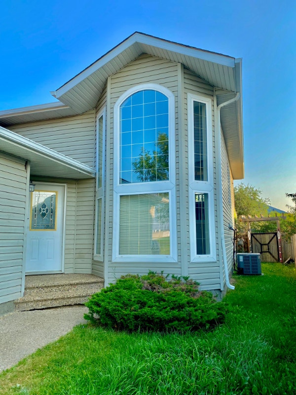 Executive 5BR Beautiful Home, Pet Friendly, at front of St Anne` Long Term Rentals Fort