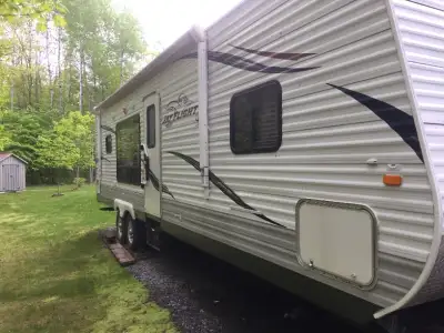 31 Foot 2011 Jayco Flight G7 Trailer See Photos House Phone Number 613 955 1245 Cell 613 243 4578
