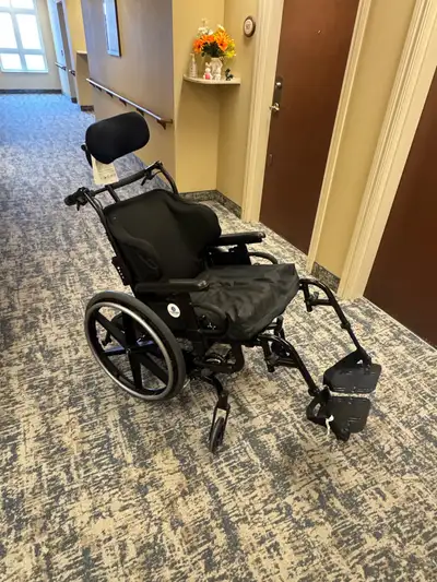 TILT WHEELCHAIR 17” EXCELLENT CONDITION PICKUP WHITBY OR DELIVERY AVAILABLE PLEASE CALL ME AT 416659...