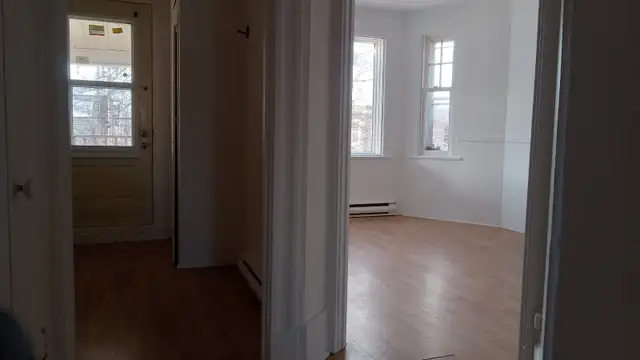 CHARMANT 4 1/2 in Long Term Rentals in Trois-Rivières - Image 5