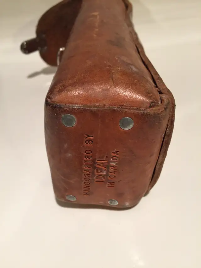 VTG Ideal Canada 61-010 Leather Pouch / Tools & Friction Tape in Hand Tools in City of Toronto - Image 4