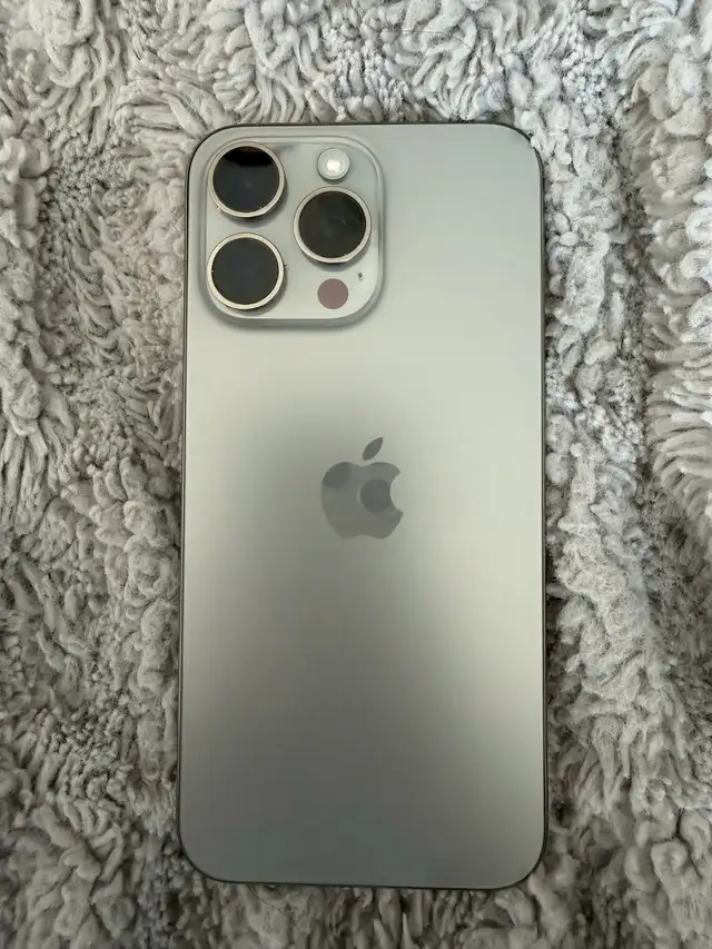 Iphone 15 Pro Max - Used in General Electronics in Mississauga / Peel Region - Image 3