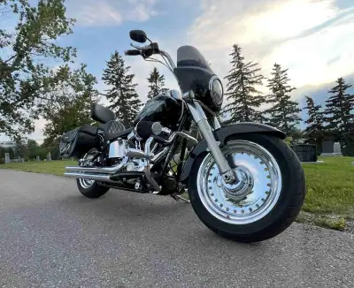 Selling my well-maintained 2010 Fat Boy. It’s been a solid daily rider and road trip bike, so the mi...