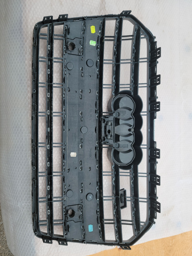 C7.5 Audi S6 OEM front grille. 2016 - 2018 in Auto Body Parts in Calgary - Image 2