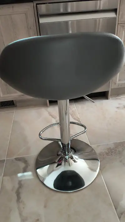 Tabouret de bar gris pivotant et hauteur réglable, View more