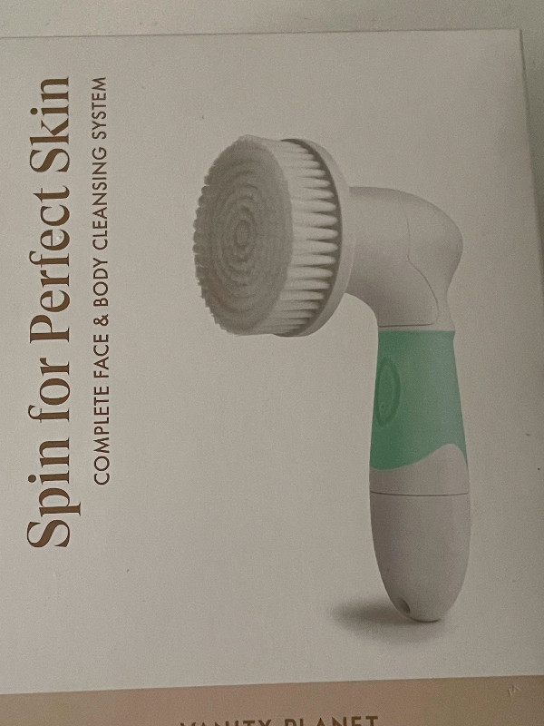 Vanity Planet Ultimate Skin Spa Facial Cleansing Brush,NEW IN BO dans Santé et besoins spéciaux  à Ville de Montréal