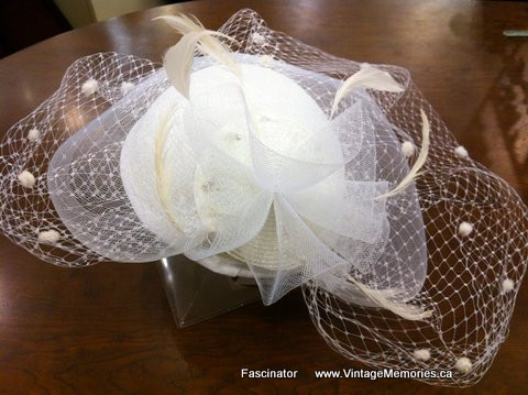 Beautiful feather fascinator are on sale for Queens Plate party in Women's - Dresses & Skirts in Mississauga / Peel Region - Image 2