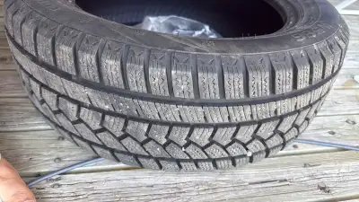 These pre-owned Ovation W586 winter tires provide excellent grip and stability for your vehicle duri...