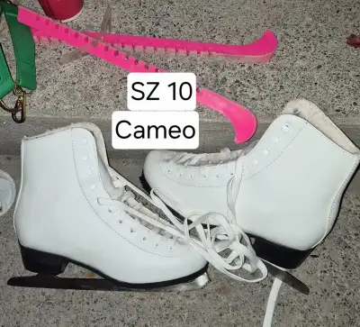 Ladies ice skates, View more