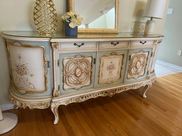 French antique style console in Hutches & Display Cabinets in Markham / York Region - Image 2