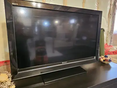 Sony Bravia 40" LCD TV in great condition., View more