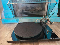 Pro-Ject Turntable