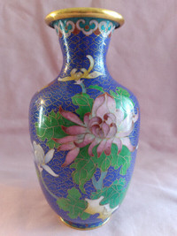 VINTAGE CLOISONNE VASE