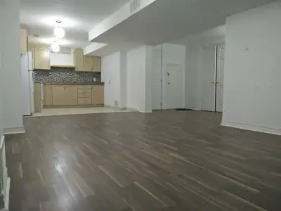 Large 1 Bedroom Basement Apartment in Dufferin Hill, Vaughan