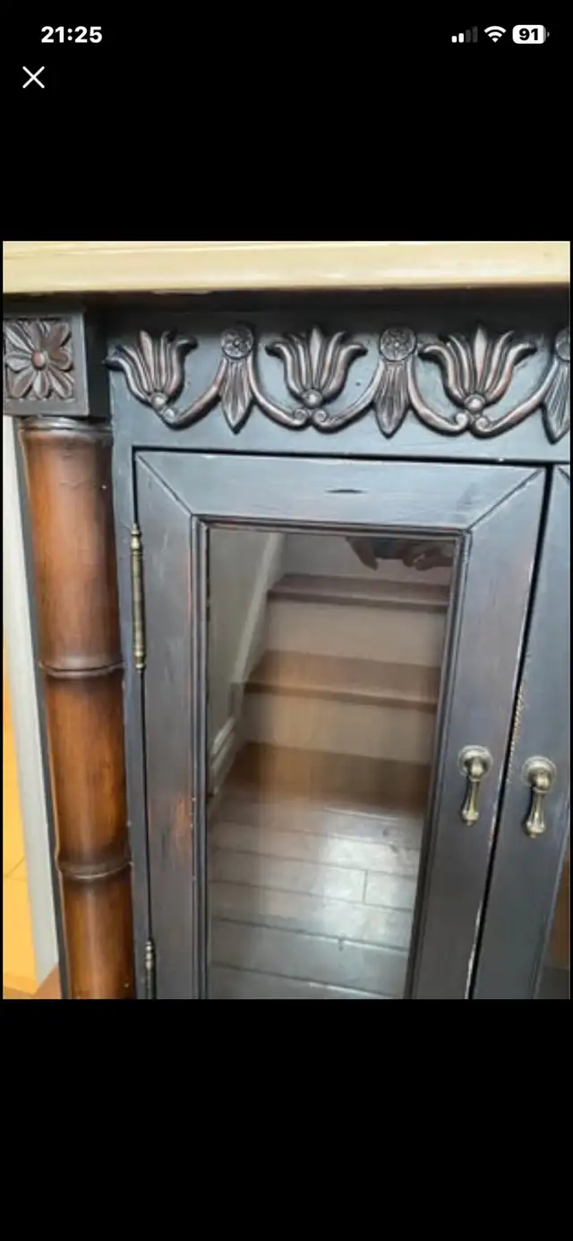 Buffet vintage/ Dessus en  pierre in Hutches & Display Cabinets in Québec City - Image 6