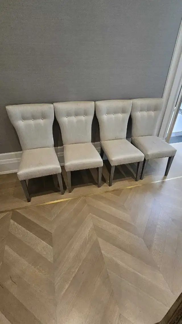 White Side chairs in Chairs & Recliners in City of Toronto - Image 3