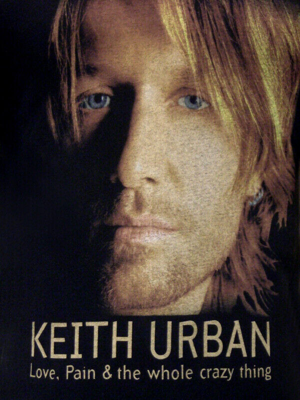 2007 Keith Urban World Tour Concert T-shirt in Arts & Collectibles in Edmonton - Image 2