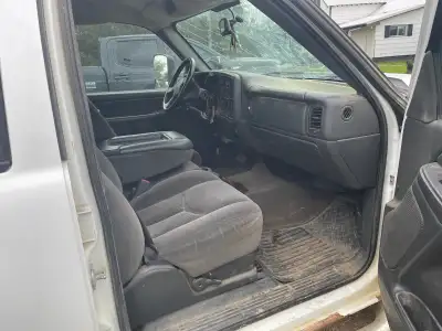 5th wheel cloth seats power seats new tires cash no trades