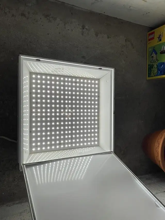 Lumiere DEL plafond suspendu in Indoor Lighting & Fans in City of Montréal - Image 4