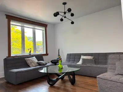 Outremont Apartment Facing Park & Swimming Pools