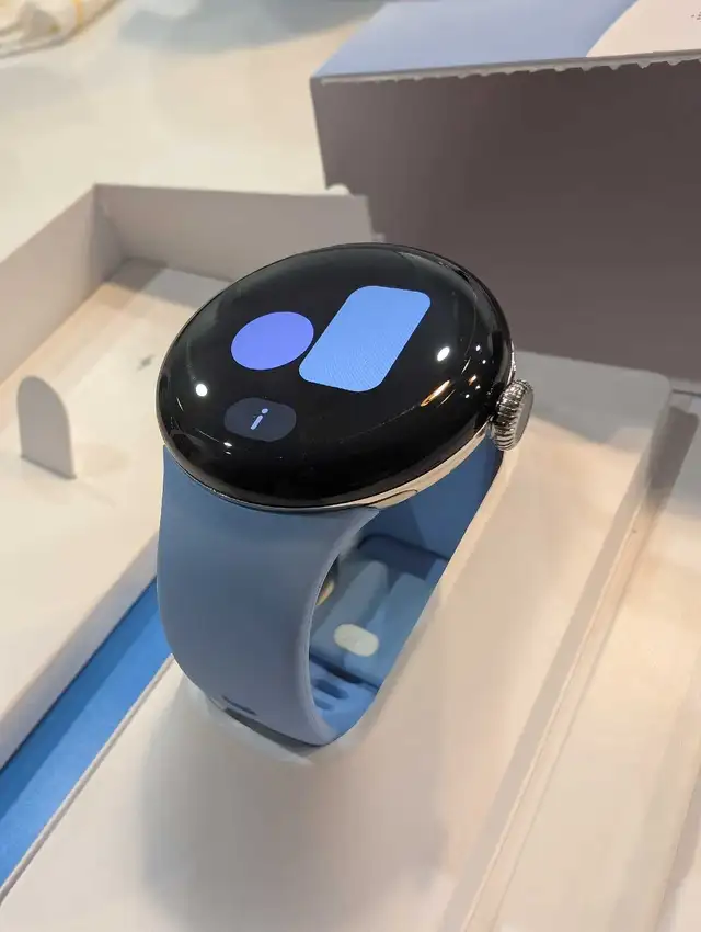 Google Pixel Watch 2 - Blue - $175 in General Electronics in Mississauga / Peel Region - Image 2