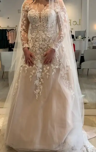 Etoile ‘Arabelle’ Wedding Dress NEW, View more