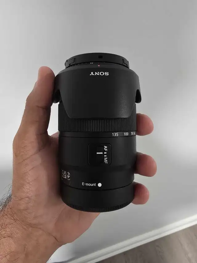 sony 18 -135 mm f3.5 to 5.6 OSS E mount lens