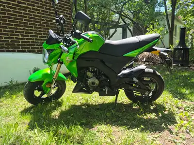 Moto en partait état. Hyper économique en essence, parfaitement entretenu.