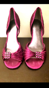 Excellent condition nine west 6.5 purple heels