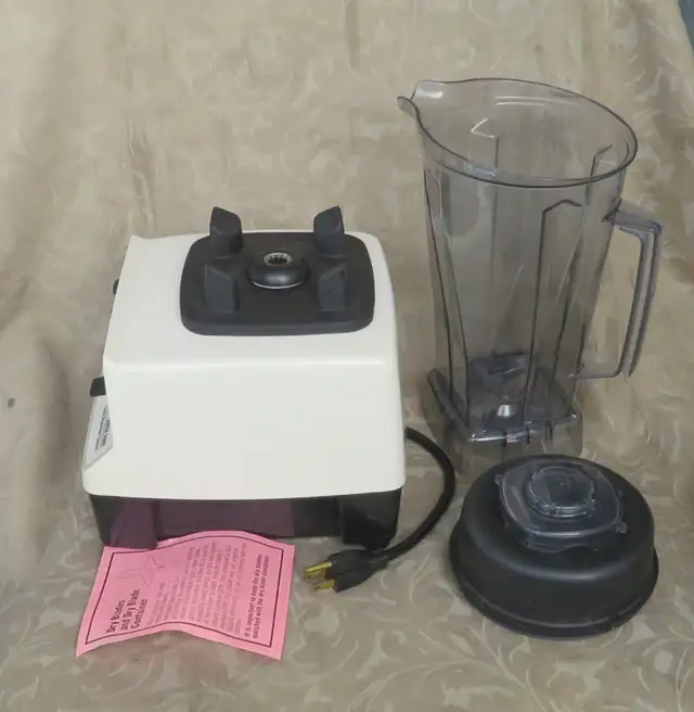 VITAMIX TOTAL NUTRITION CENTER SUPER 5000 VM0103 BLENDER MINT in Processors, Blenders & Juicers in City of Toronto - Image 5