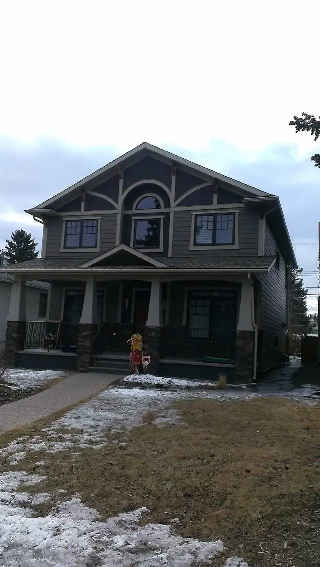 Siding, Soffit, Fascia, Eavestrough Installation. in Fence, Deck, Railing & Siding in Calgary - Image 5