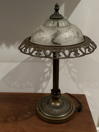 LAMPE EN MÉTAL, DE TABLE OU CHEVET STYLE CLASSIQUE ANTIQUE LAMP