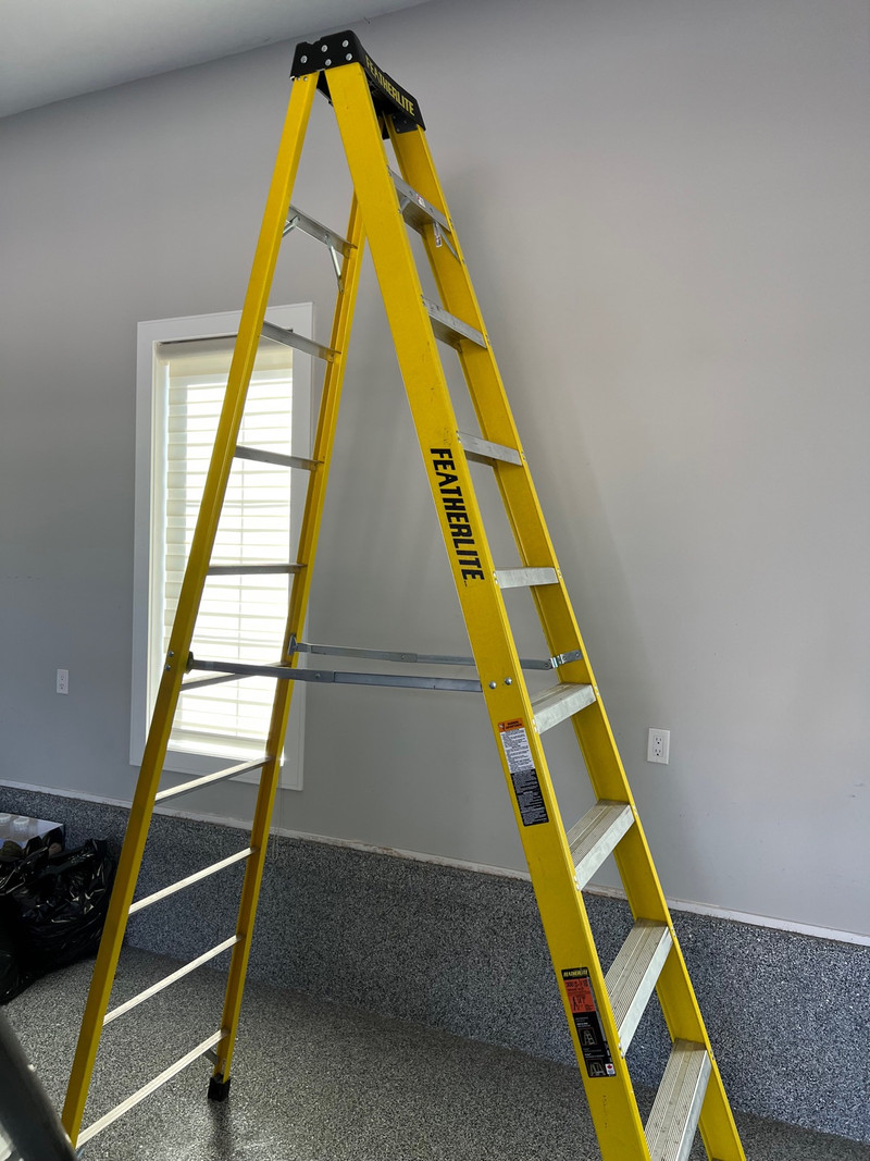(Pending) 10’ Featherlite Fibreglass Step Ladder Grade 1A Ladders