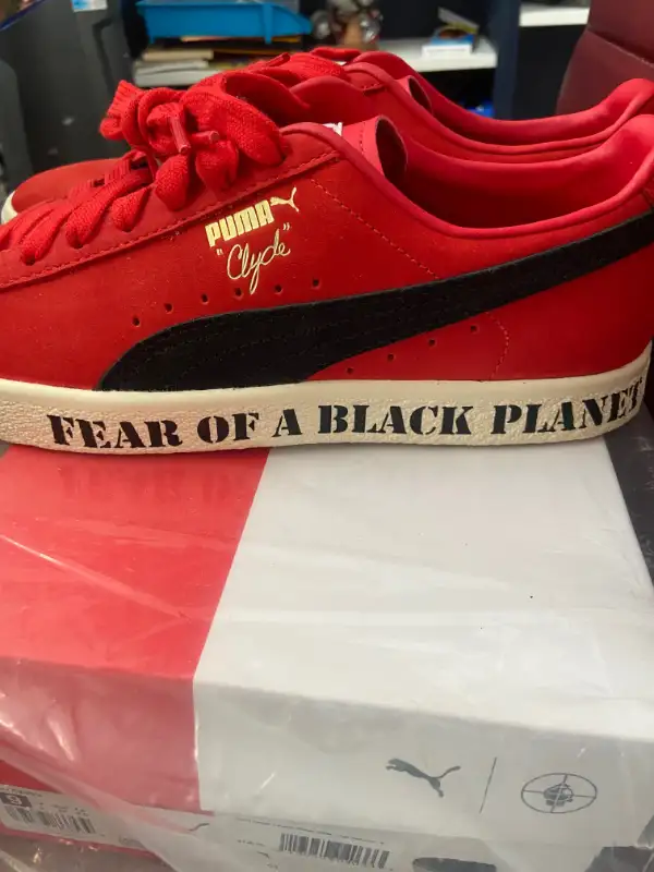 Mens Puma Public Enemy Sneakers Fear of a Black Planet Size 9 LT in Men's Shoes in Oshawa / Durham Region - Image 4