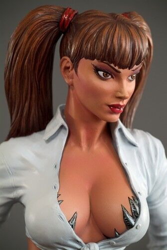 WITCHBLADE Schoolgirl statue - CS Moore Studio dans Jouets et jeux  à Laval/Rive Nord