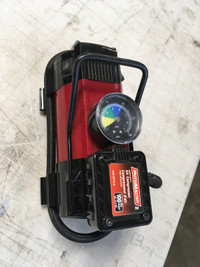 MotoMaster 12V mini air compressor