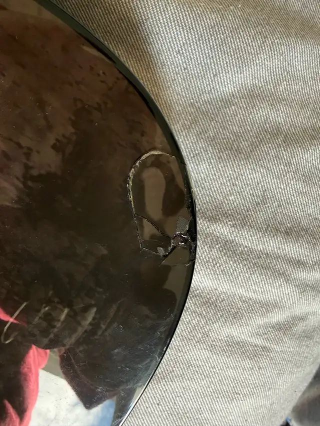 Washburn electric guitar with skull graphic finis in Guitars in City of Montréal - Image 7